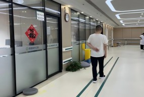 26歲小伙腦卒中后偏癱 康復(fù)50天實(shí)現(xiàn)獨(dú)立行走